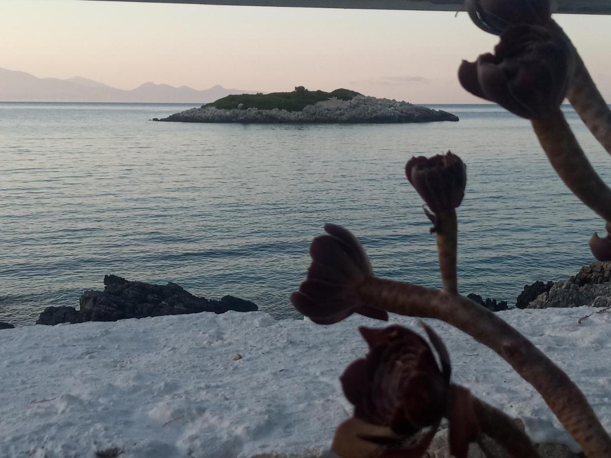 Floreika Studio By The Sea Skinaria Bagian luar foto